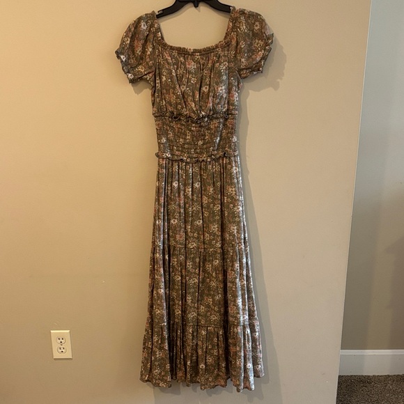 Trixxi Dresses & Skirts - Trixxi Brown Floral Puff Sleeve Maxi Dress